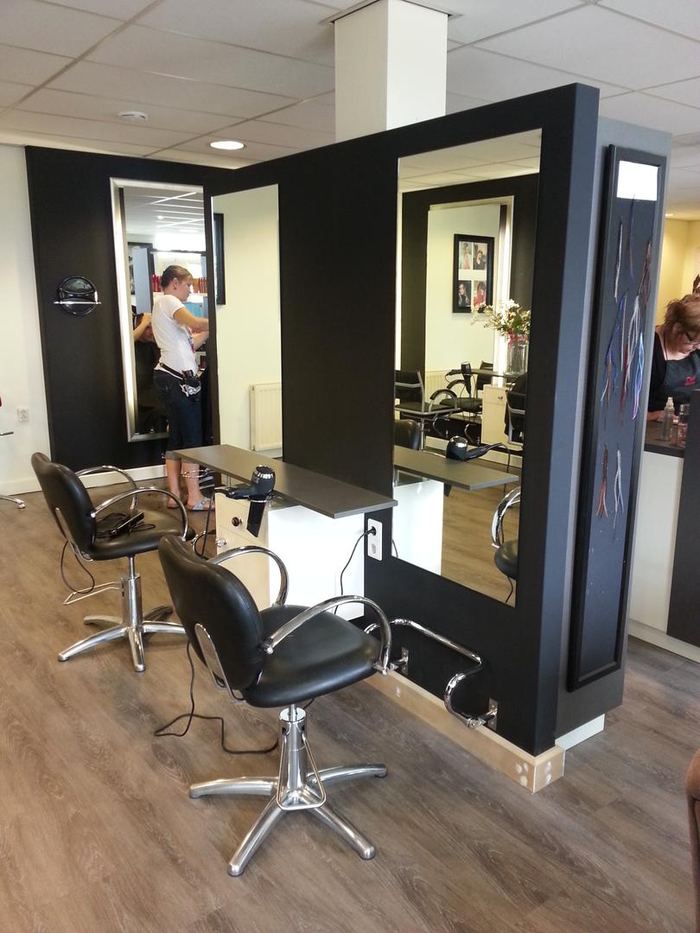 Kapsalon met maatwerk spiegelwanden — Kapsalon, foto 9