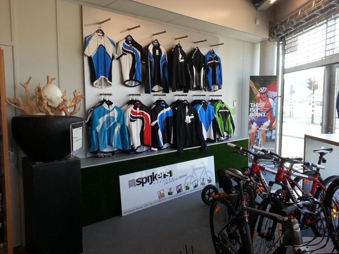 Rijwielhandel: presentatiewanden en toonbanken — Fietsenwinkel, foto 10
